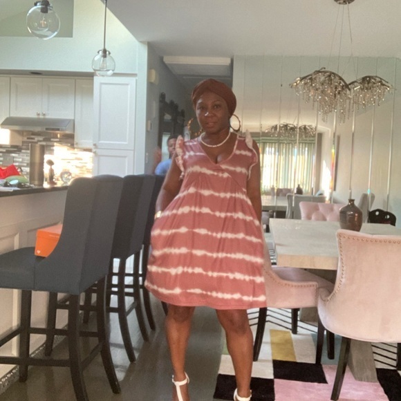 This Contrast Color Ruffle V Neck Dress - Picture 6 of 6